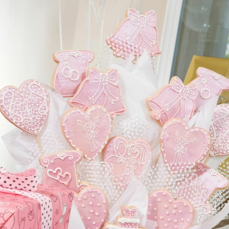 15 Bridal Shower Gifts & Favours To Give To Your Guests!