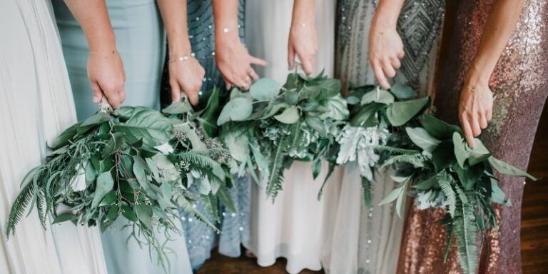 Does the Maid of Honour Need a Different Colour Dress to the Bridesmaids?
